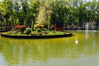 Gorky parkındaki güzel göl manzarası 