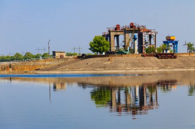 Svetlovodsk hidroelektrik santrali Ukrayna 'daki Dinyeper nehrinde.