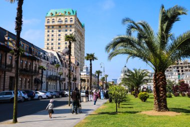 Batumi 'deki Avrupa Meydanı. Gürcistan 'da modern mimariye sahip şehir manzarası