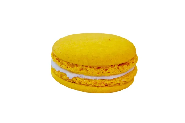 Lekkere gele macaroon geïsoleerd op witte achtergrond — Stockfoto