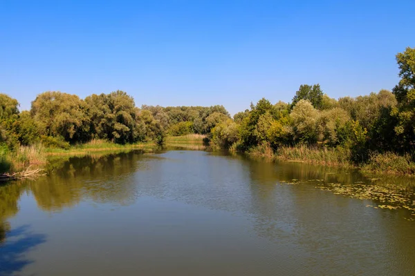 Pohled na řeku Chorol v Myrhorodu, Ukrajina — Stock fotografie