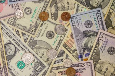 Farklı Amerikan dolarlarının geçmişi, banknotlar ve paralar.