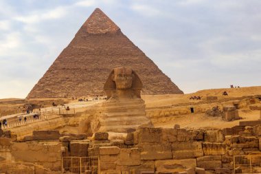 Mısır Büyük Sfenksi ve Mısır 'da Giza Piramitleri