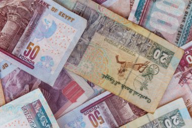 Farklı Mısır banknotlarının arkaplanı. Mısır para birimi