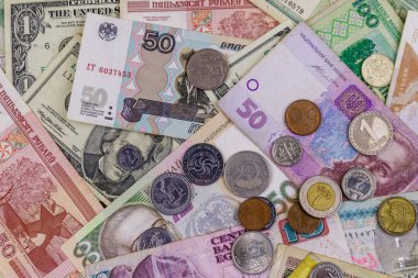 Farklı ülkelerden banknot ve madeni paraların arka planı