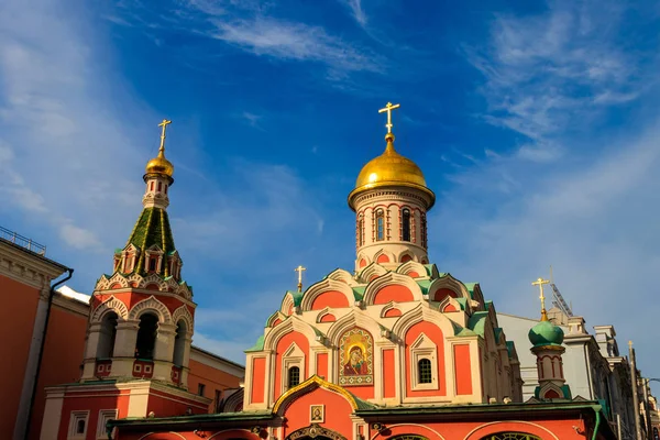 Казанский собор на Красной площади в Москве, Россия — стоковое фото