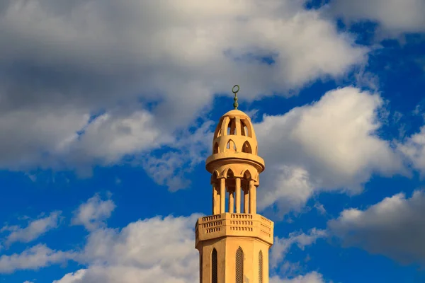 Hurgada 'daki el Mina Masjid camii minaresi, Mısır — Stok fotoğraf