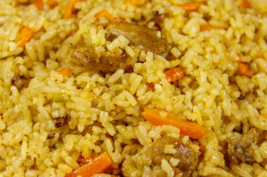 Pilav et, pirinç, havuç ve soğan ile. Yakın çekim