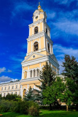 Diveyevo, Rusya 'daki Kutsal Trinity-Saint Seraphim-Diveyevo Manastırı' nın çan kulesi.