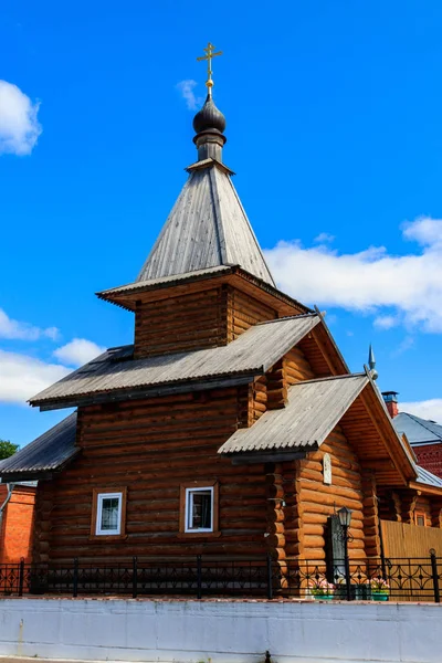 Деревянная церковь в Свято-Троицком монастыре в Муроме, Россия — стоковое фото