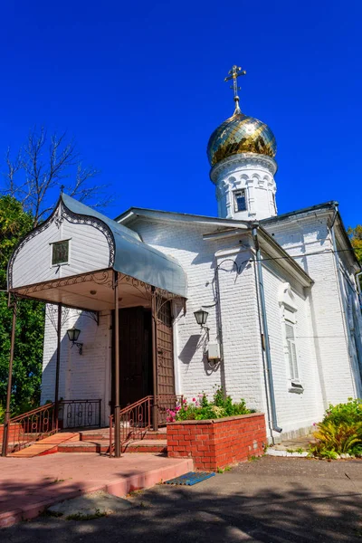 Kerk van Heilige Martelaren Guriy, Samon en Aviv in het dorp Karacharovo bij Murom, Rusland — Stockfoto