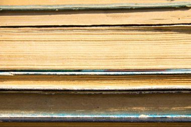 Eski kitapların yığını. Kitap arkaplanı