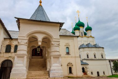 Rostov Kremlin 'in mimari topluluğu Rostov Veliky, Rusya' da. Rusya 'nın altın yüzüğü