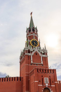 Kremlin 'in Moskova, Rusya' daki Kızıl Meydan 'daki Spasskaya Kulesi