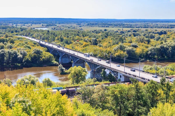 Brug over de Klyazma rivier in Vladimir, Rusland. Luchtzicht — Stockfoto