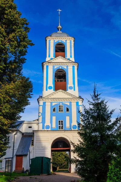 Glockenturm des Nikitsky-Klosters in Pereslawl-Salesskij, Russland. — Stockfoto