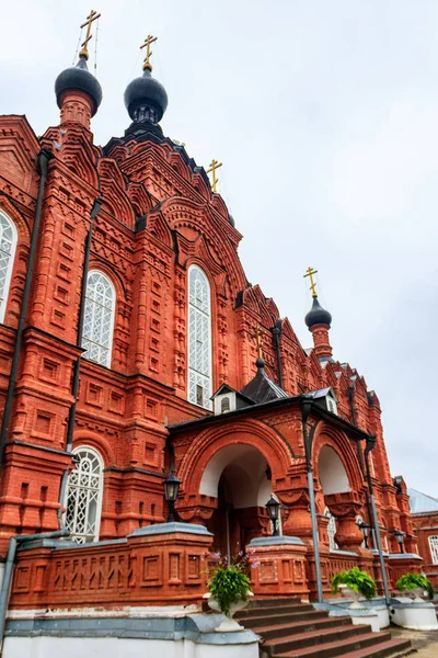 Shamordino Manastırı (Rusça: the Manvent of St. Ambrose and Our Lady of Kazan), Rusya 'nın Kaluga Oblastı' nın Kaluga Oblastı 'nda yer alan bir Rus Ortodoks manastırı. — Stok fotoğraf