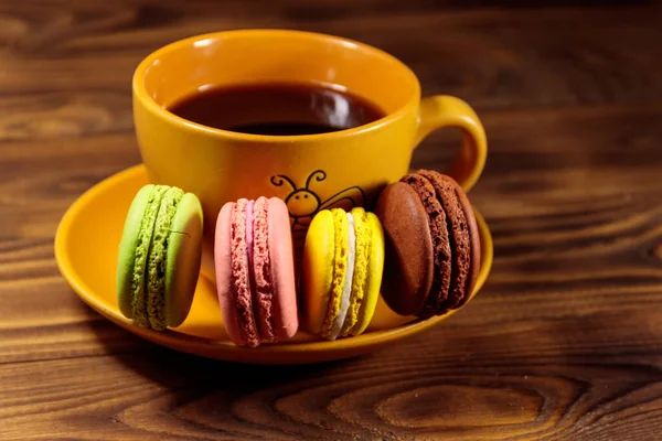 Cup Coffee Tasty Colorful Macarons Wooden Table — Stock Photo, Image