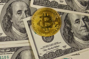 Yüz dolarlık banknotlarda altın bitcoin
