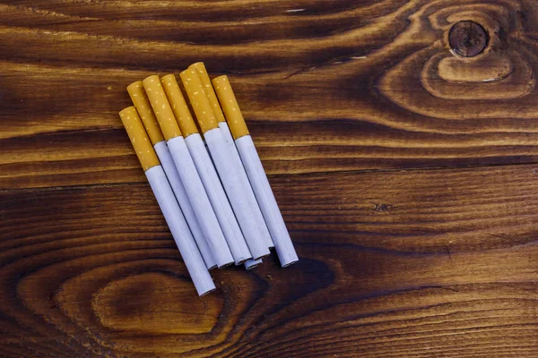Tabak Sigaretten Houten Tafel — Stockfoto