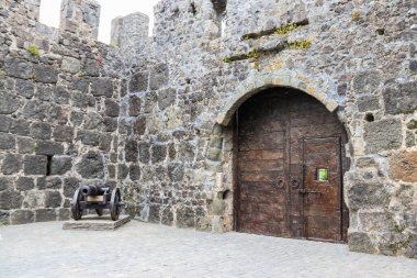 Adjara, Georgia 'daki Gonio antik kalesine giriş.