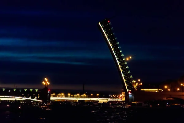 Abertura Ponte Levadiça Trinity Vista Noturna Ponte Trinity Rio Neva — Fotografia de Stock