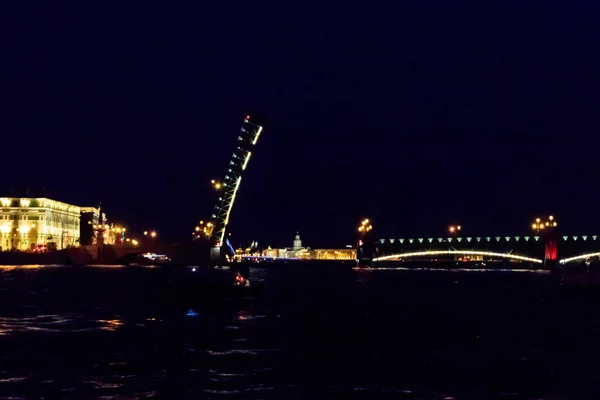 Abertura Ponte Levadiça Trinity Vista Noturna Ponte Trinity Rio Neva — Fotografia de Stock