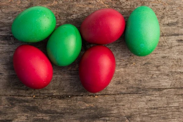 Geverfde Paaseieren Rustieke Houten Achtergrond Bovenaanzicht — Stockfoto