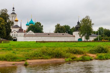 Yaroslavl, Rusya 'daki Vvedensky Tolga manastırı. Rusya 'nın altın yüzüğü