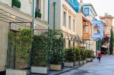 Gürcistan 'ın eski Tiflis kentindeki Dar Sokak