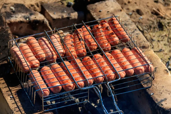 Griller Les Saucisses Dans Barbecue Cuire Sur Feu Camp — Photo