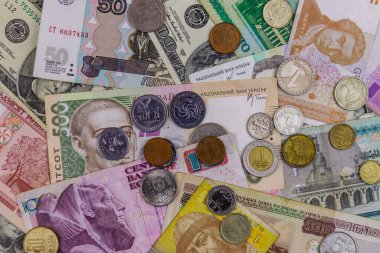 Farklı ülkelerden banknot ve madeni paraların arka planı
