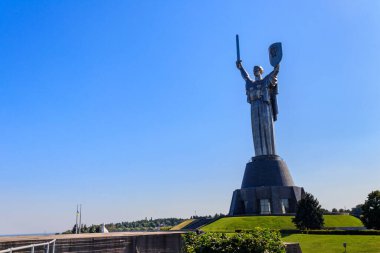 Ukrayna Kiev 'deki anavatan anıtı