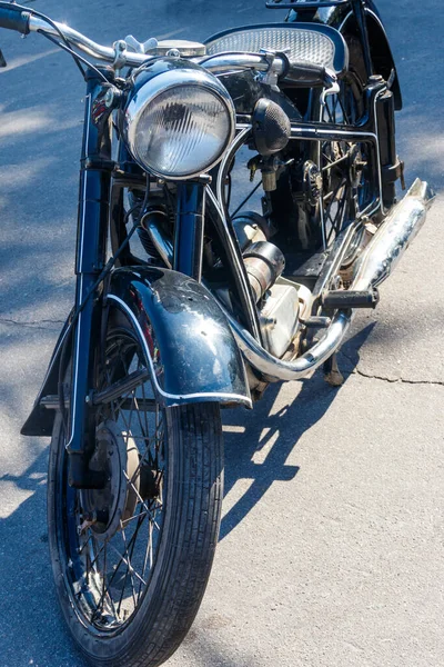 Primer Plano Motocicleta Estacionada Calle Ciudad — Foto de Stock