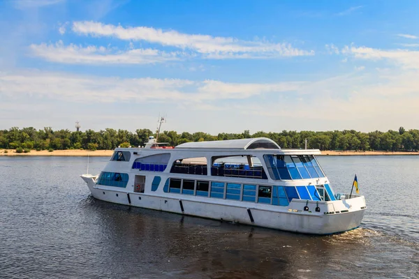 Barco Turístico Navegando Por Río Dniéper Kiev — Foto de Stock