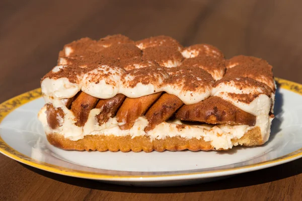 Traditionell Italiensk Dessert Tiramisu Ett Bord — Stockfoto