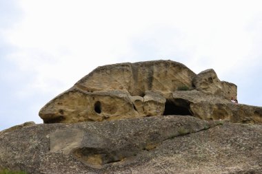 Kafkasya dağlarındaki eski mağara şehri Uplistsikhe, Georgia