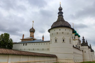 Rostov Kremlin 'in mimari topluluğu Rostov Veliky, Rusya' da. Rusya 'nın altın yüzüğü