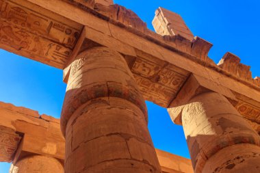 Mısır 'ın Lüksör kentindeki Karnak Tapınağı' ndaki Büyük Hypostyle Salonu