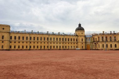 Büyük Gatchina Sarayı, Rusya 'nın St. Petersburg banliyösü Gatchina' da bir saraydır.