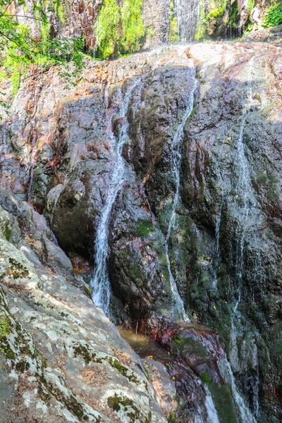 格鲁吉亚阿扎尔高加索山脉美丽的瀑布 — 图库照片
