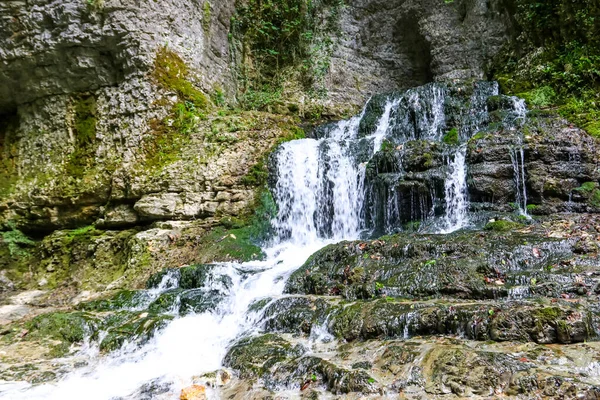 Водоспад Красивих Природних Martvili Каньйон Грузії — стокове фото
