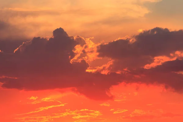 美しいオレンジ色の夕日の空 自然背景 — ストック写真