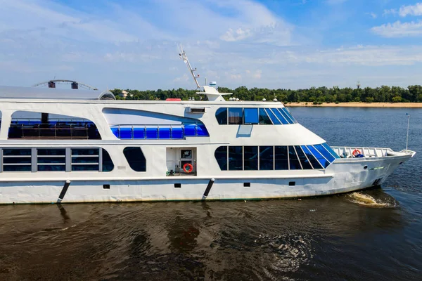 Barco Turístico Navegando Por Río Dniéper Kiev —  Fotos de Stock