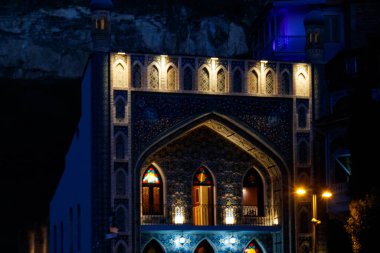 Tiflis 'in eski merkezindeki Juma (Jumah) Camii gece aydınlandı