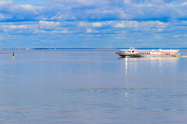 Barco Hidroplano Navegando Golfo Finlandia Cerca San Petersburgo Rusia —  Fotos de Stock