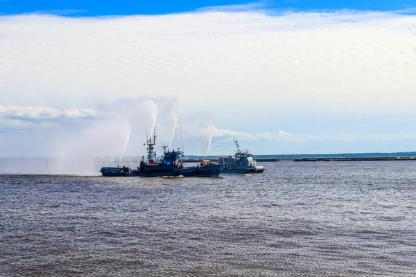 Палаючий Корабель Під Час Військово Морських Навчань — стокове фото