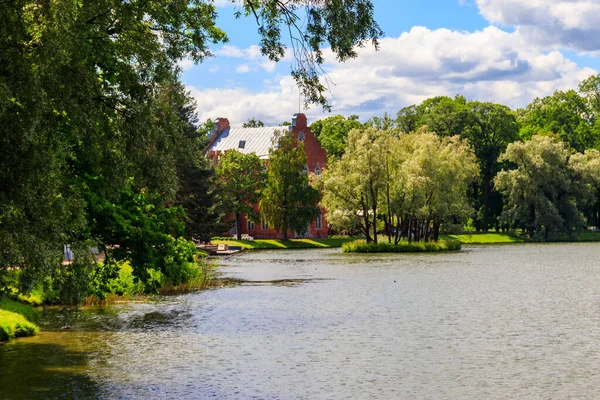 Almirantazgo Banco Big Pond Parque Catherine Tsarskoye Selo Pushkin Rusia — Foto de Stock