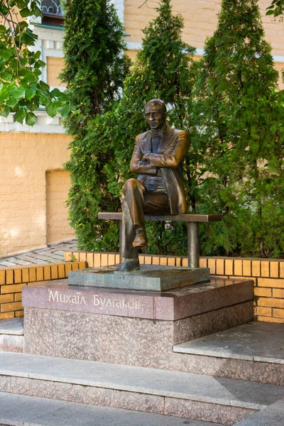 Kijów Ukraina Lipca 2018 Pomnik Słynnego Sowieckiego Pisarza Michaiła Bulgakowa — Zdjęcie stockowe