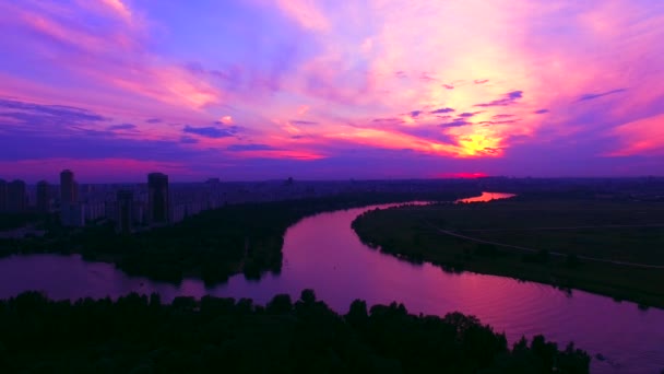 Moscow Russia skyline. Blue and pink sunset above the Moscow river 4K. — Stock Footage Moscow Russia skyline. Blue and pink sunset above the Moscow river 4K. — Stock Video